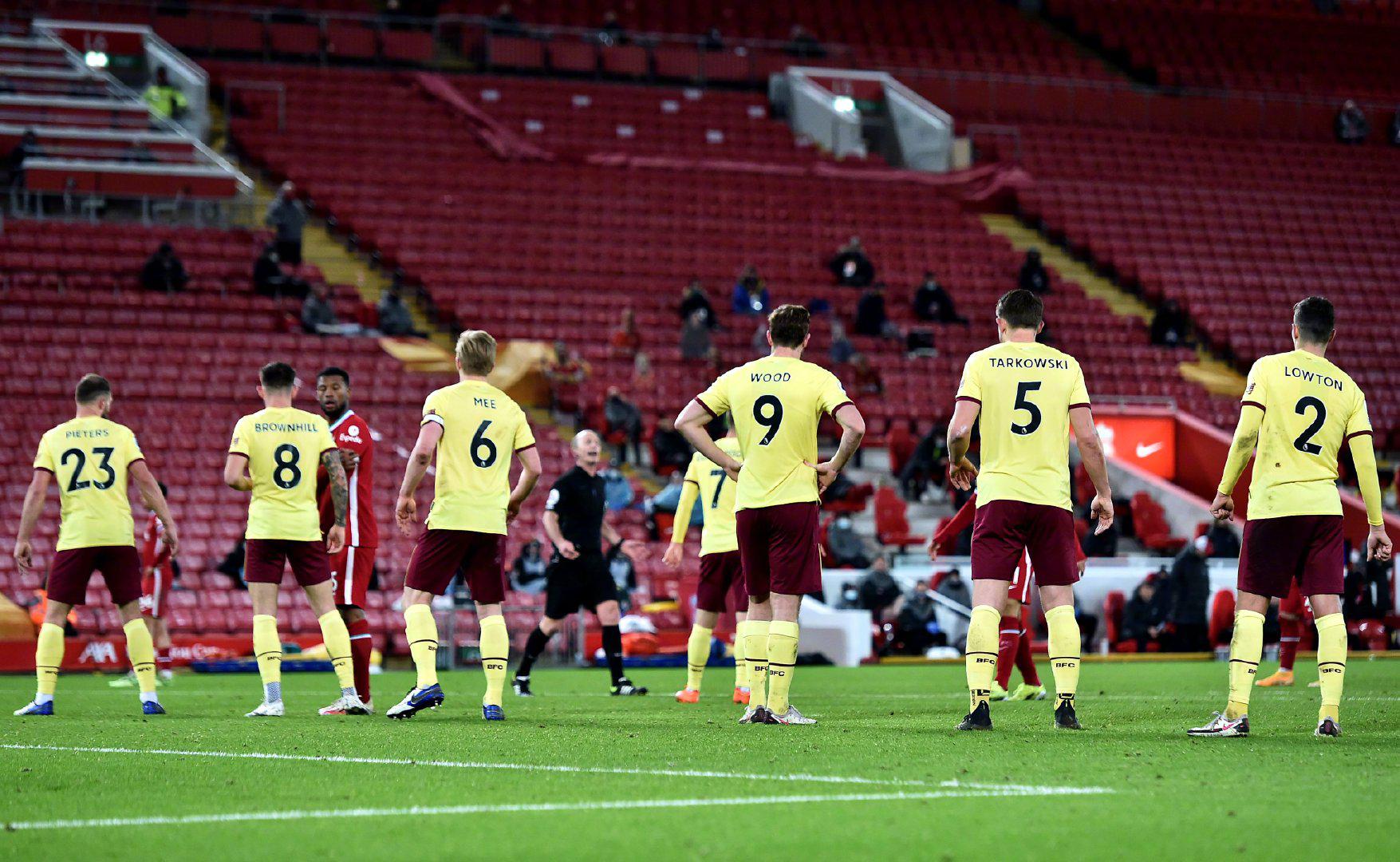 这背后到底 这背后到底